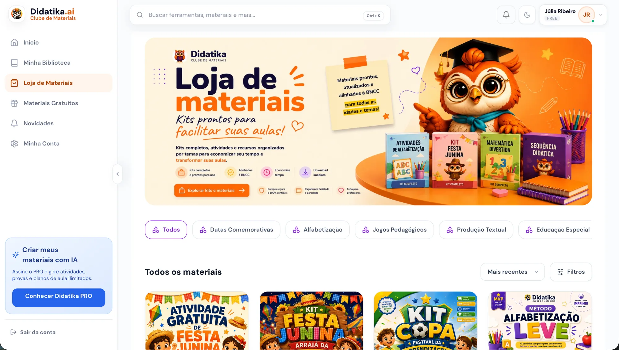Tela da Loja de Materiais no Clube Didatika, mostrando o banner de destaque, os filtros por categoria e os kits mais recentes.