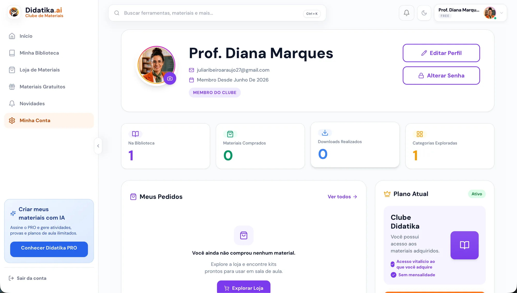 Tela da Minha Conta no Clube Didatika, mostrando o perfil da professora, estatísticas de uso e o plano atual.